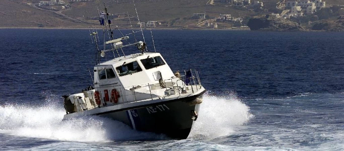 Πέραμα: Εντοπίστηκε ο ανήλικος που πήδηξε στη θάλασσα για να αποφύγει αστυνομικό έλεγχο - Είχε κρυφτεί στην προβλήτα